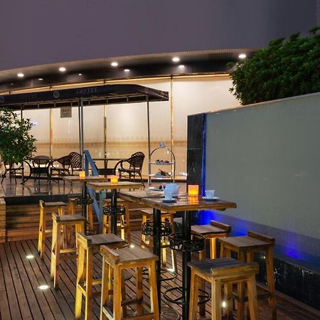 Holiday Inn Downtown Shanghai Exteriör bild